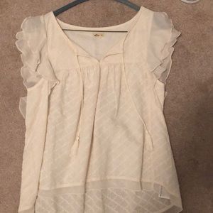 A nice top perfect for fancy or casual occasions!